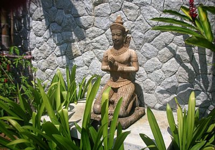 3 bedroom pool villa next door to Laguna area